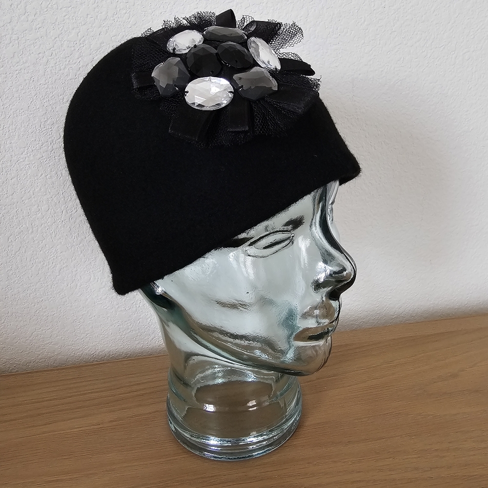 Vintage Black Wool Cloche Hat - 1920s Style - Oversized Gem & Tulle Flower